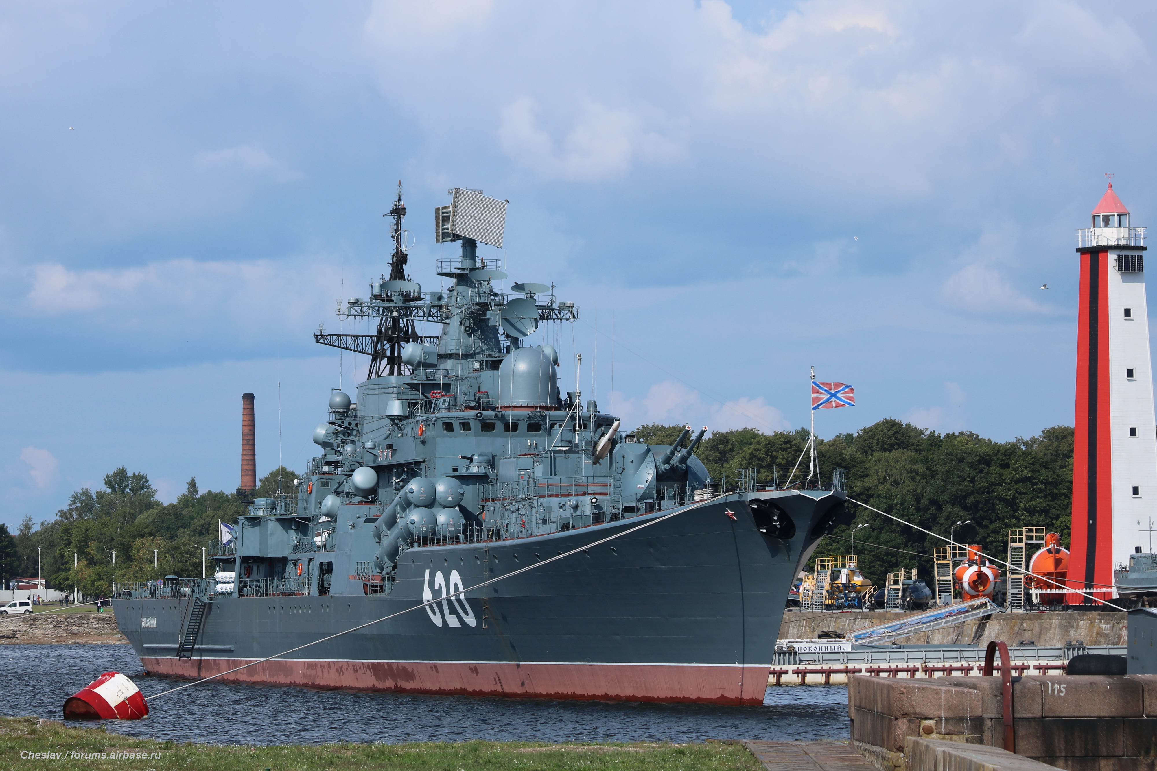 Эм. Эсминец беспокойный 620. Эскадренные миноносцы проекта 956. Беспокойный корабль Кронштадт. Эскадренный миноносец настойчивый 810.