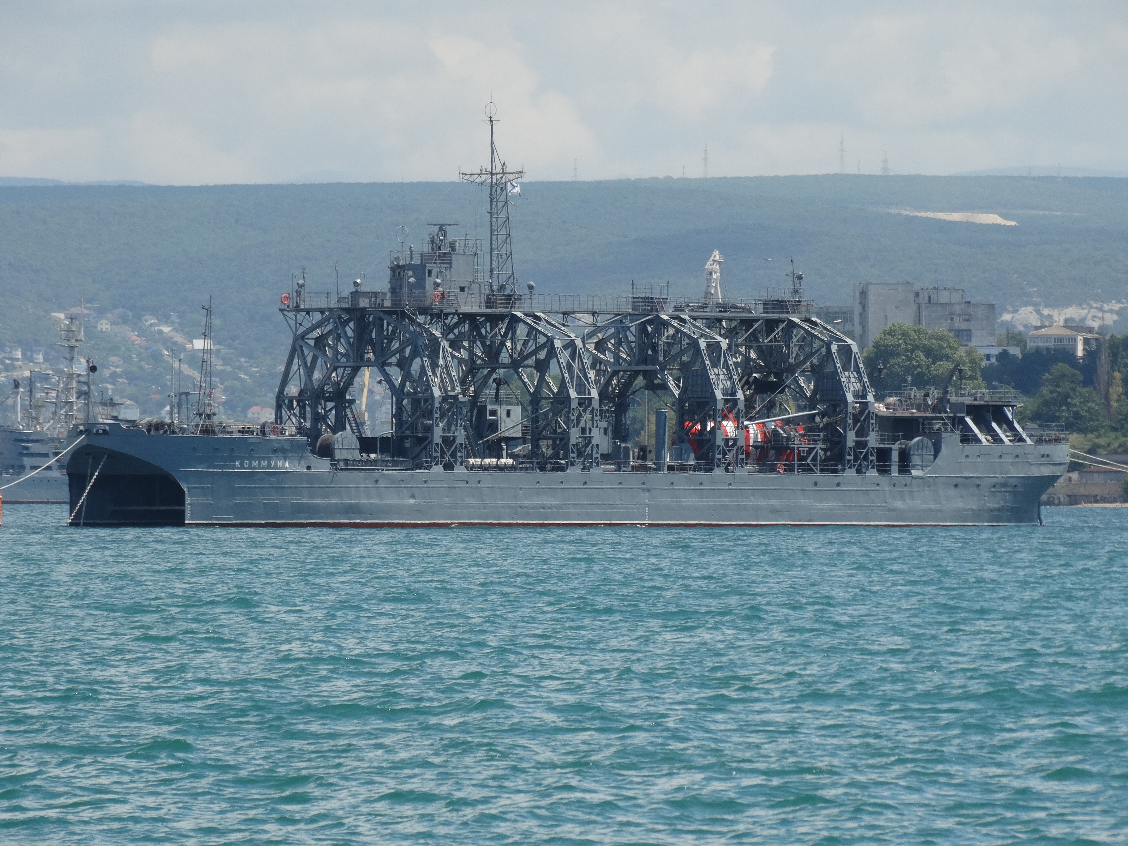 Navy x. Коммуна корабль Черноморского флота. Судно коммуна. Распределитель ВМФ 10.44.