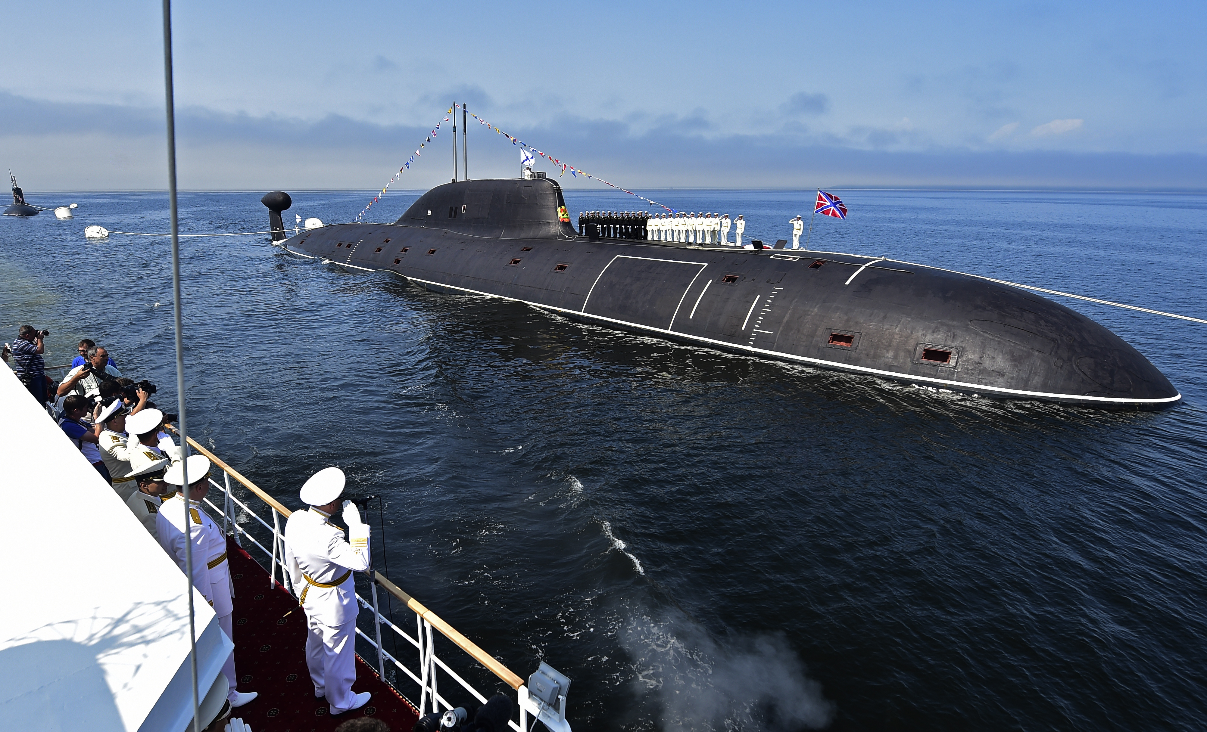 Военный моряк подводник. АПЛ Кузбасс проекта 971. Атомная подводная лодка ВМФ. Атомная подводная лодка ВМФ России. АПЛ к355.
