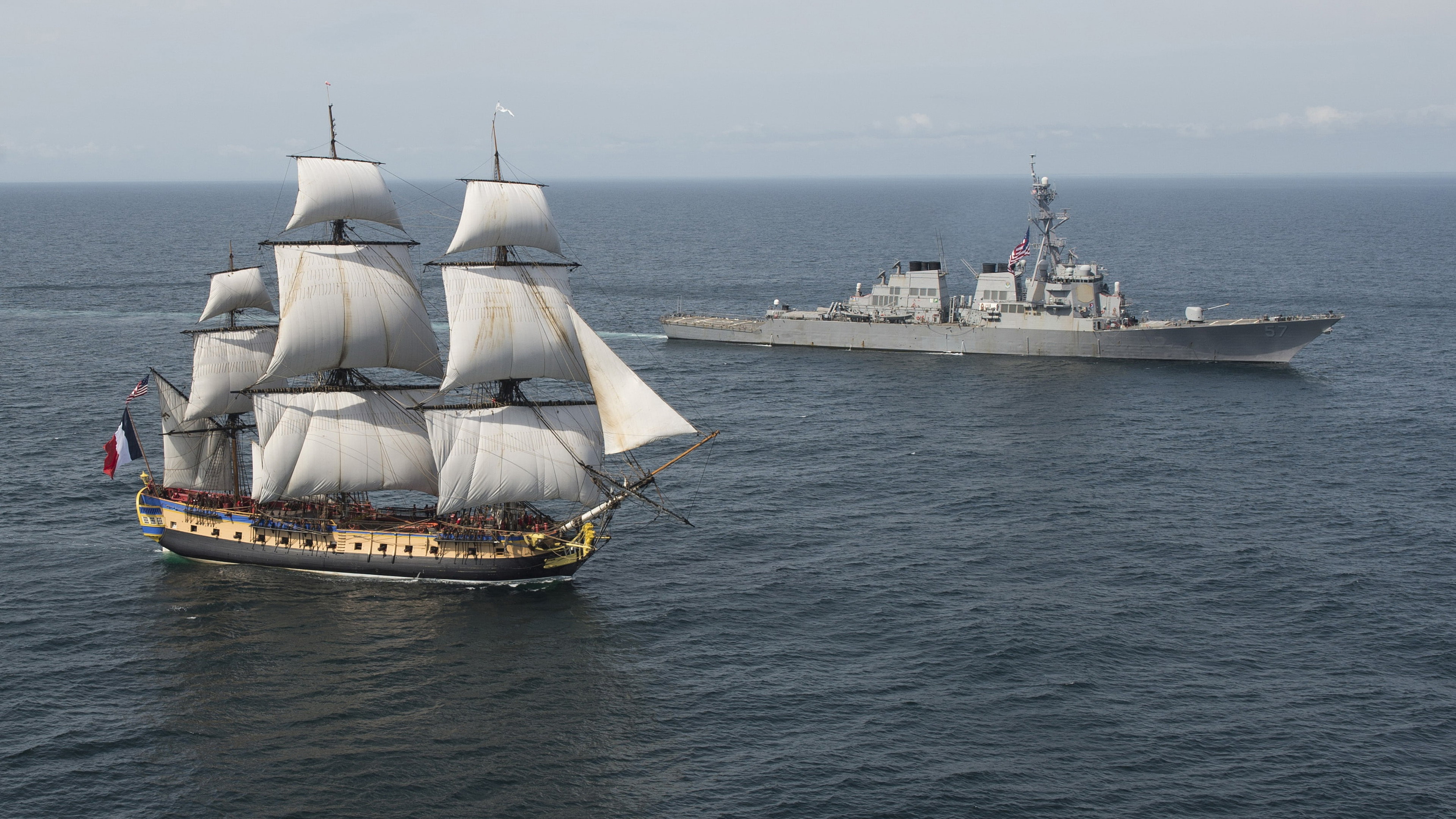 Несколько кораблей. Фрегат - Fregat Фрегат. French Frigate Hermione 2014. Конкорд корабль Фрегат. Фрегат Богоявление.