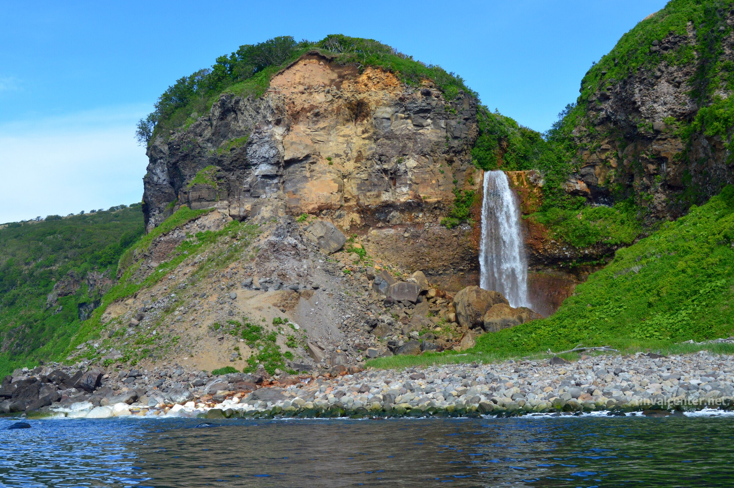 водопады курильских островов