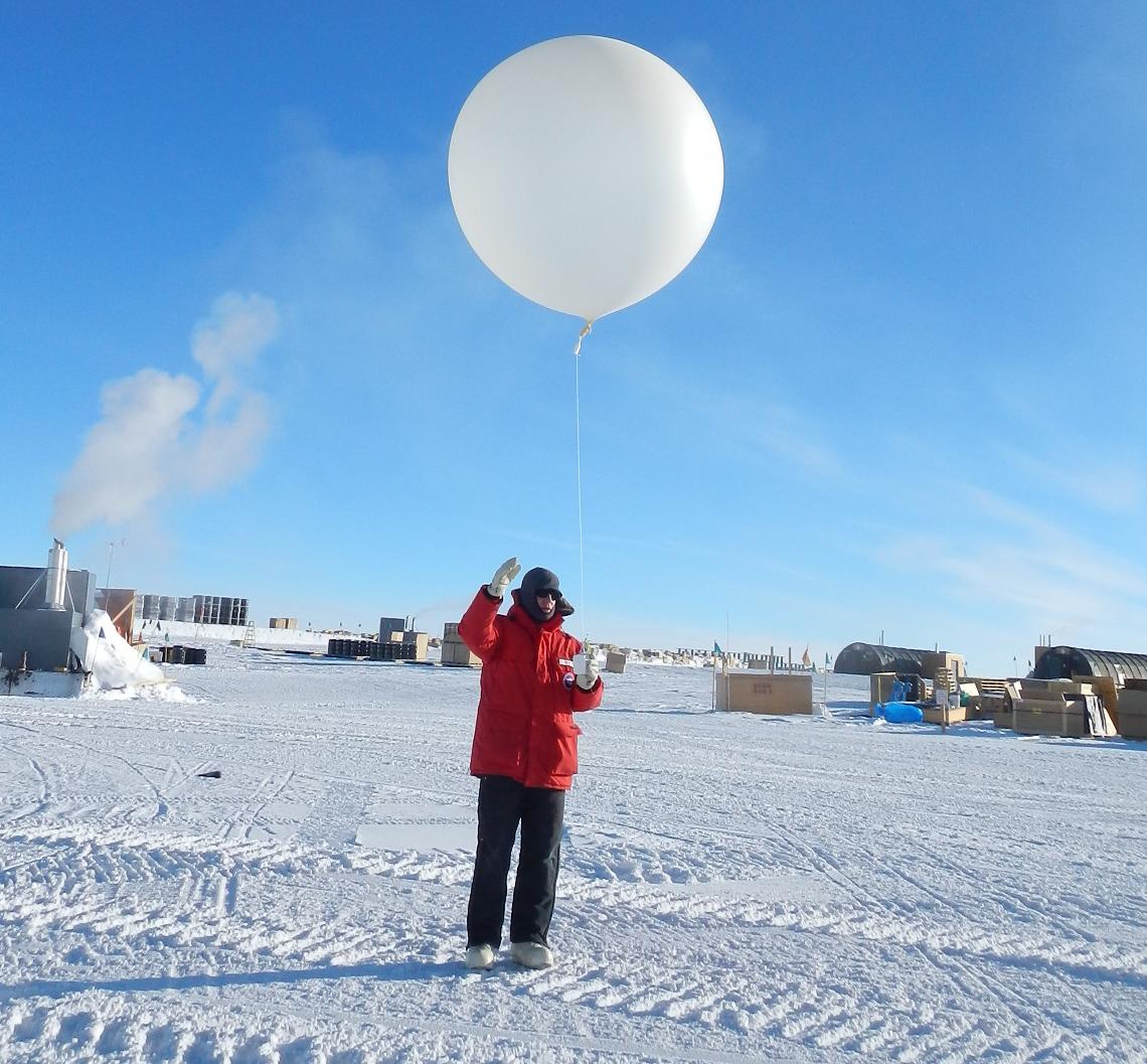 зонд воздушный. метеоролог зонд. метеозонд радий. метеорологический воздушный шар. метеорологический воздушный шар.